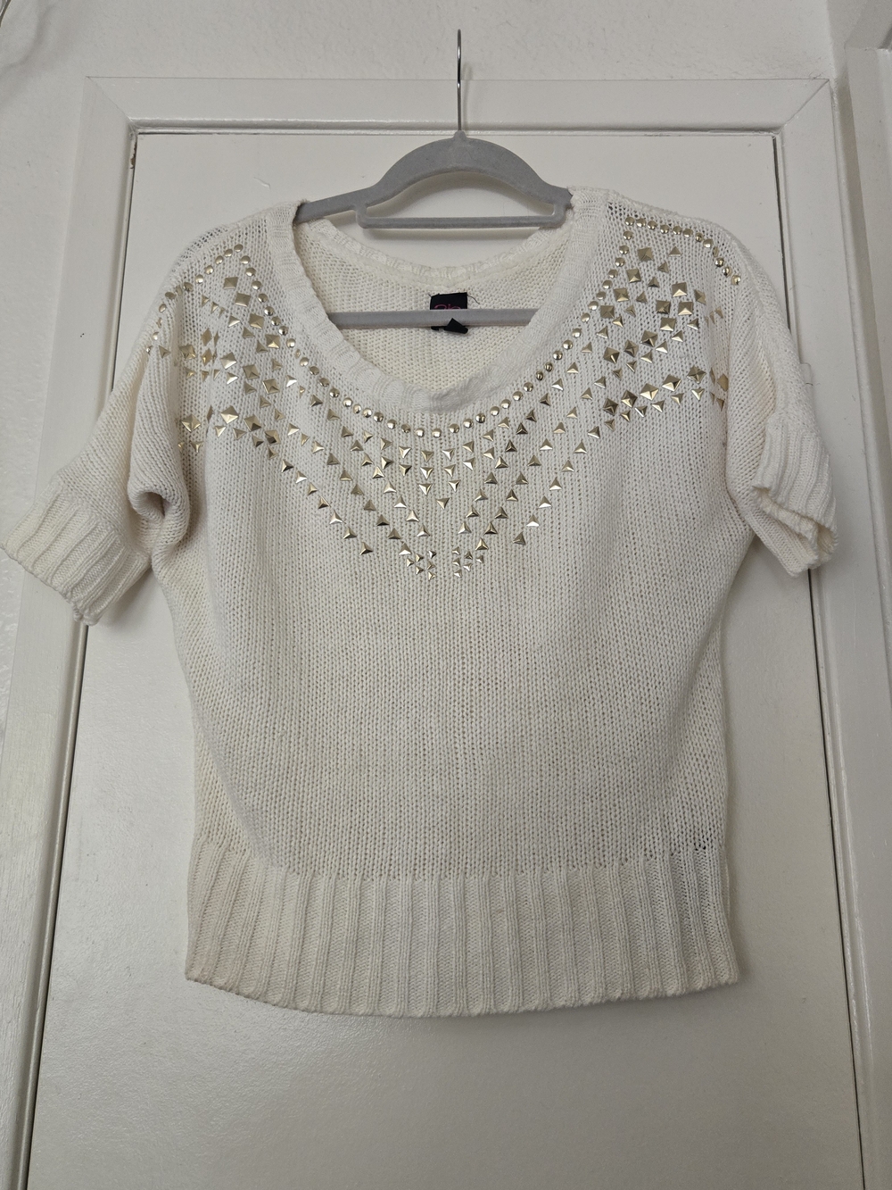 2B Bebe Cream Short Sleeve Cropped Sweater with Gold Stud Trim - Picture 3 of 5